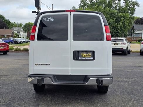 Used 2023 Chevrolet Express 2500 w/ Driver Convenience Package image 6