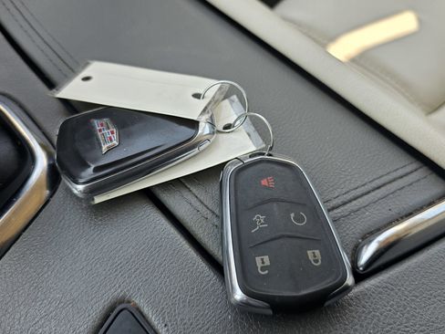 Used 2017 Cadillac XT5 Luxury w/ Driver Awareness Package image 34