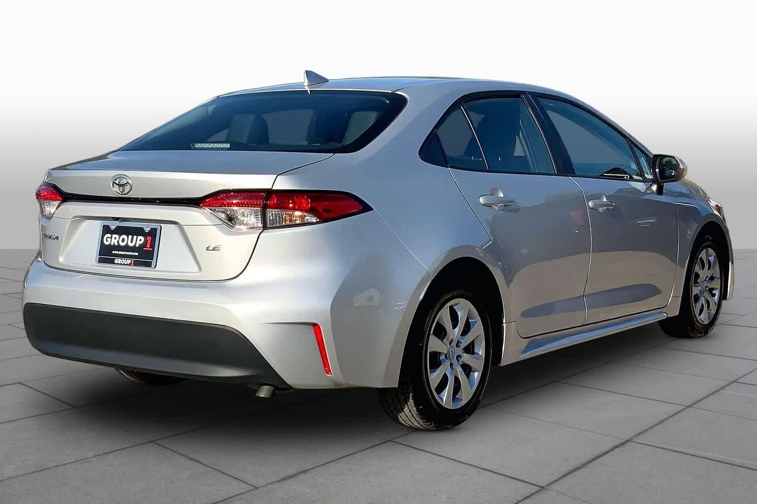 Used 2025 Toyota Corolla LE FWD image 13