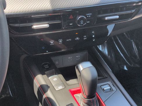 New 2026 Nissan Kicks SR FWD image 19