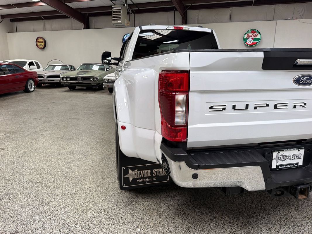 Used 2022 Ford F350 XLT w/ XLT Premium Package AWD/4WD image 15