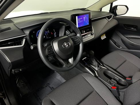 Used 2026 Toyota Corolla LE FWD image 12