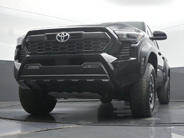 Used 2024 Toyota Tacoma TRD Off-Road AWD/4WD image 44