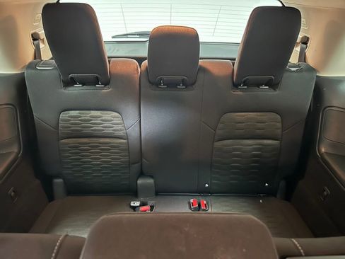 Used 2025 Nissan Pathfinder SV AWD/4WD image 16