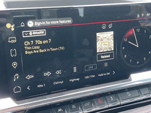 Used 2025 GMC Sierra 1500 SLT w/ SLT Premium Package image 9