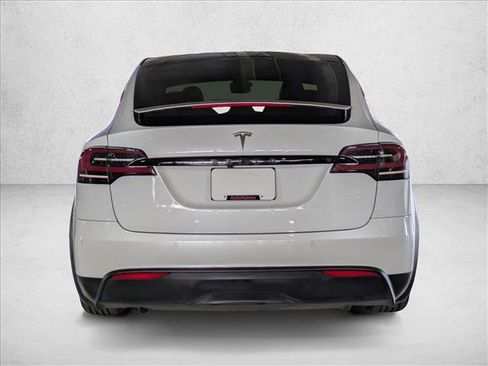 Used 2022 Tesla Model X image 6