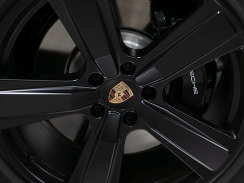 New 2026 Porsche Cayenne GTS image 11