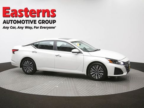 Used 2024 Nissan Altima 2.5 SV w/ SV Premium Package FWD image 47