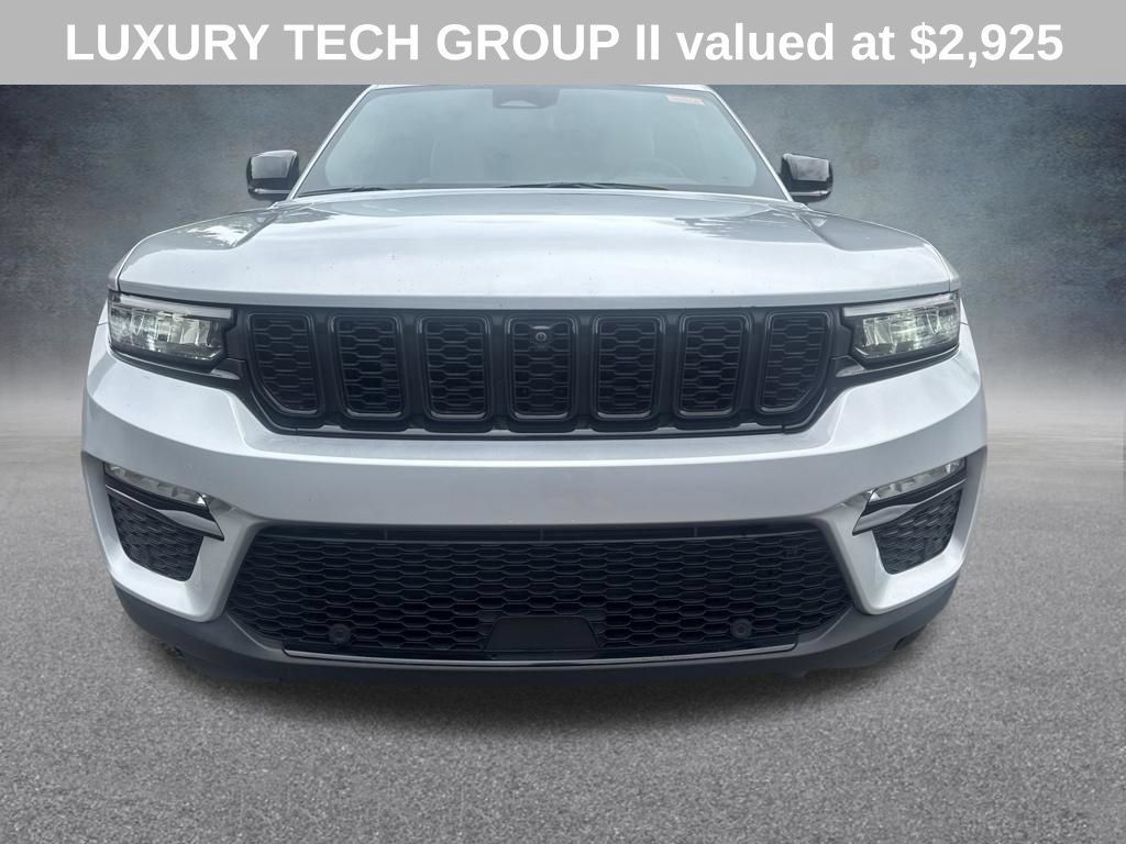 Used 2025 Jeep Grand Cherokee Limited w/ Luxury Tech Group II AWD/4WD image 2
