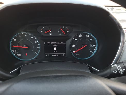 Used 2020 Chevrolet Equinox LS w/ LS Convenience Package image 19