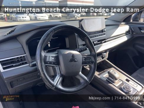 Used 2022 Mitsubishi Outlander SE image 10