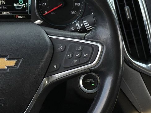 Used 2018 Chevrolet Equinox Premier image 13