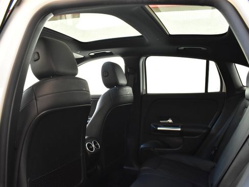 Used 2021 Mercedes-Benz GLA 250 4MATIC image 16