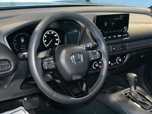 Used 2024 Honda HR-V Sport image 2