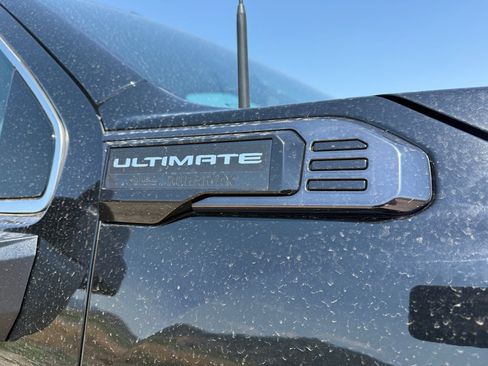 Used 2024 GMC Sierra 3500 Denali Ultimate AWD/4WD image 11