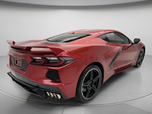 Used 2024 Chevrolet Corvette Stingray Preferred Cpe w/ Z51 Performance Package RWD image 3