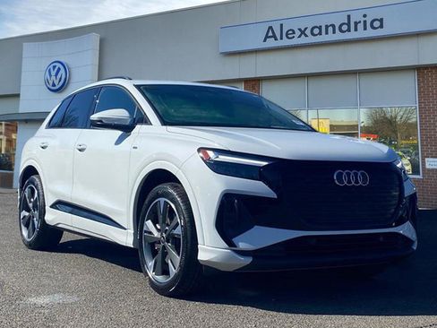 Used 2023 Audi Q4 e-tron Premium w/ Convenience Package image 1