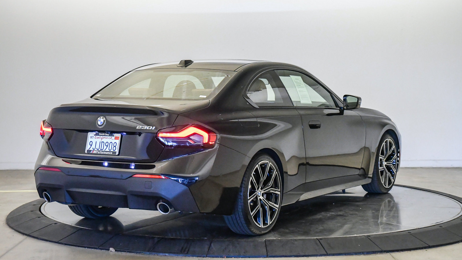 Certified 2023 BMW 230i Coupe w/ Convenience Package RWD image 5