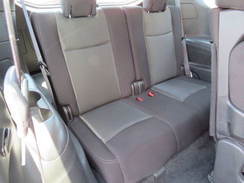 Used 2018 Nissan Pathfinder SV w/ SV All Weather Package image 46