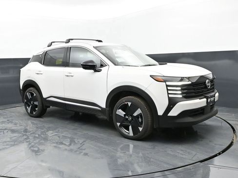 New 2026 Nissan Kicks SR w/ SR Premium Package image 3