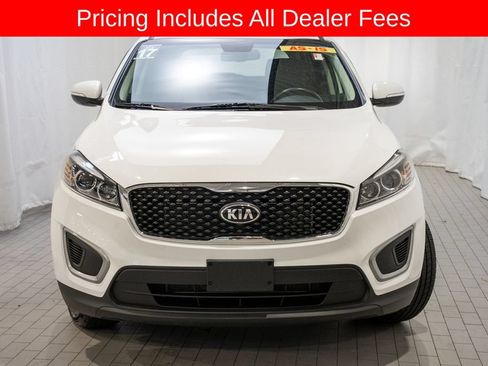 Used 2017 Kia Sorento FWD w/ LX Convenience Package image 2