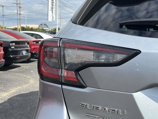 Used 2022 Subaru Outback Limited AWD/4WD image 10
