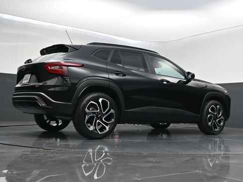 Certified 2026 Chevrolet Trax RS w/ Driver Confidence Package FWD image 42