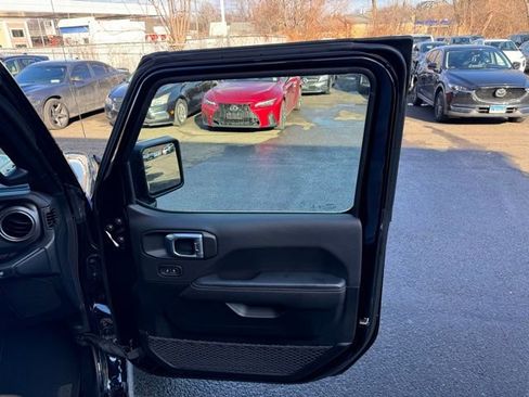 Used 2021 Jeep Wrangler Unlimited Rubicon image 13