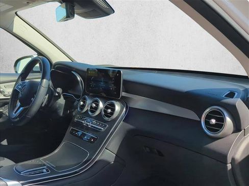 Used 2022 Mercedes-Benz GLC 300 4MATIC w/ Premium Package Lite image 27