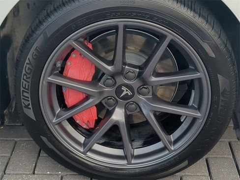 Used 2022 Tesla Model 3 Long Range image 12