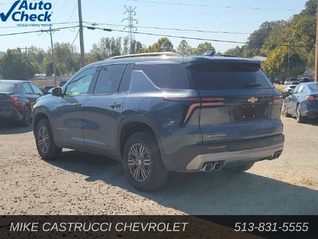 Used 2025 Chevrolet Traverse LT w/ Driver Confidence Package FWD image 3