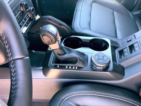 New 2026 Ford Bronco Outer Banks w/ Sasquatch Package AWD/4WD image 7