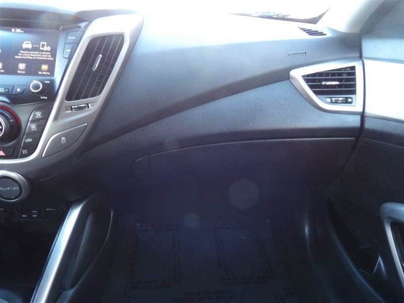 Used 2017 Hyundai Veloster FWD image 22
