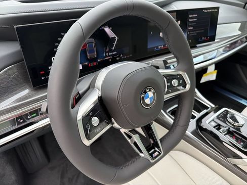 Used 2026 BMW 760i xDrive w/ Executive Package AWD/4WD image 11