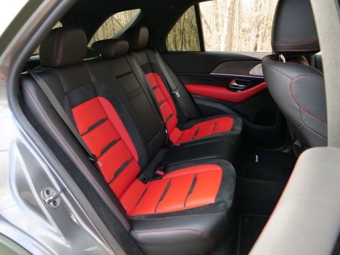 Used 2023 Mercedes-Benz GLE 53 AMG 4MATIC image 32