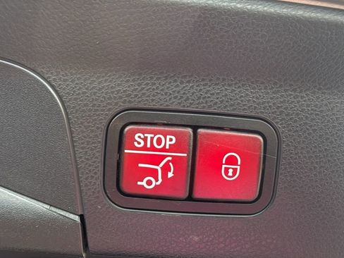 Used 2021 Mercedes-Benz GLC 300 4MATIC Coupe image 8