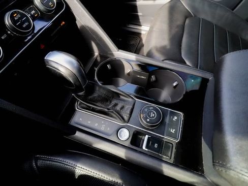 Used 2018 Volkswagen Atlas SEL Premium image 9