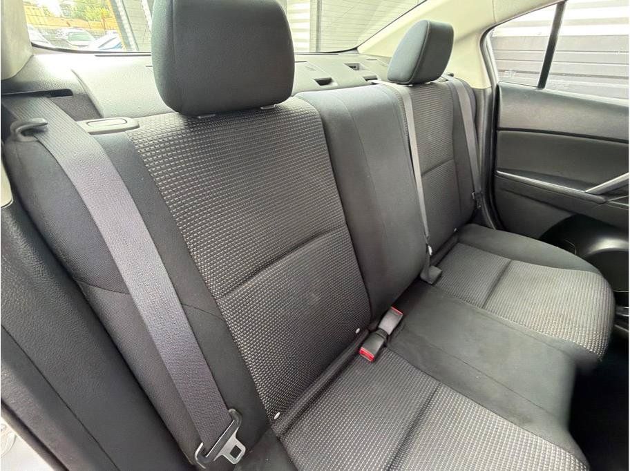 Used 2013 MAZDA MAZDA3 i Sport FWD image 21