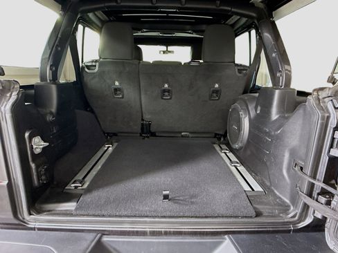 Used 2020 Jeep Wrangler Unlimited Rubicon w/ Uconnect 4C Nav & Sound Group image 35