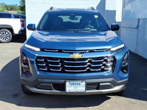 Certified 2025 Chevrolet Equinox LT w/ Convenience Package II AWD/4WD image 2