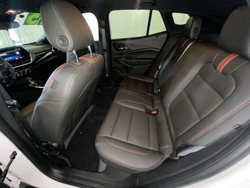 Used 2025 Chevrolet Trax RS FWD image 28
