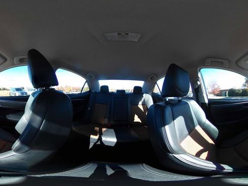 Used 2015 Toyota Corolla S image 28