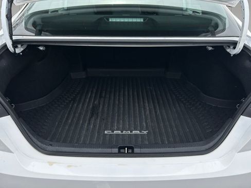 Used 2025 Toyota Camry SE AWD/4WD image 19
