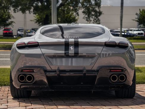 Used 2022 Ferrari Roma RWD image 5
