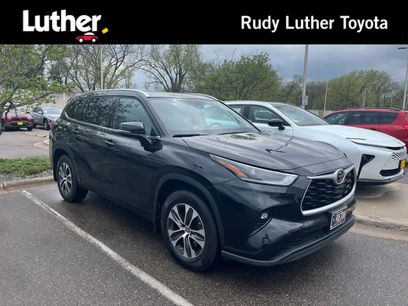 Used 2021 Toyota Highlander XLE