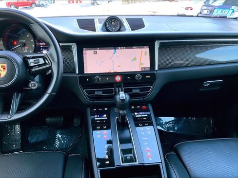 Used 2024 Porsche Macan GTS image 6