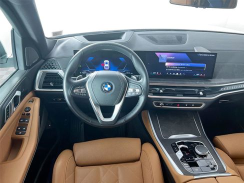 Used 2025 BMW X5 xDrive50e w/ Premium Package image 22