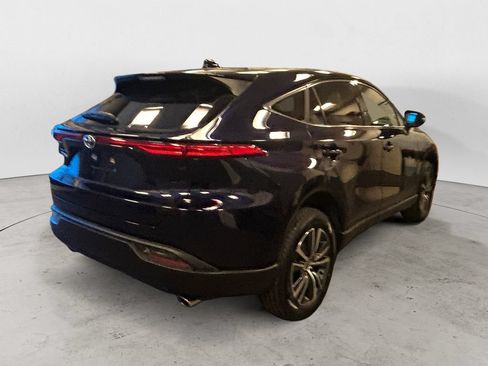 Used 2024 Toyota Venza LE AWD/4WD image 5