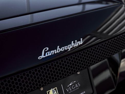 Used 2006 Lamborghini Murcielago Base image 14