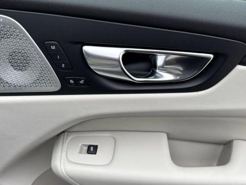 New 2026 Volvo XC60 T8 Ultra w/ Protection Package Premier AWD/4WD image 19
